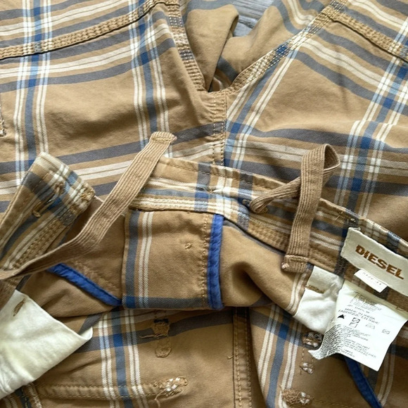 Diesel | Vintage early 2000’s checkered tan and blue cargo shorts - Picture 7 of 13